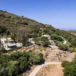 Zoe Ρατζακλί