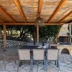 Zoe Βίλα Ρατζακλί