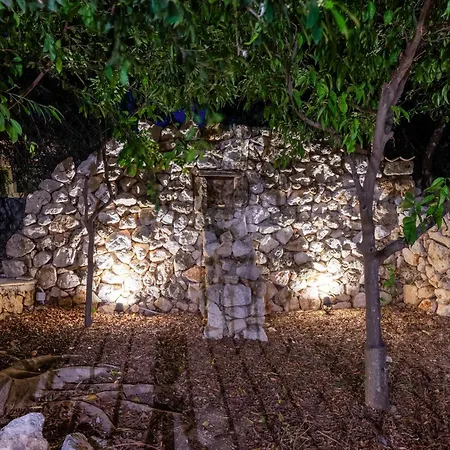 Zoe Villa Ratzaklíon